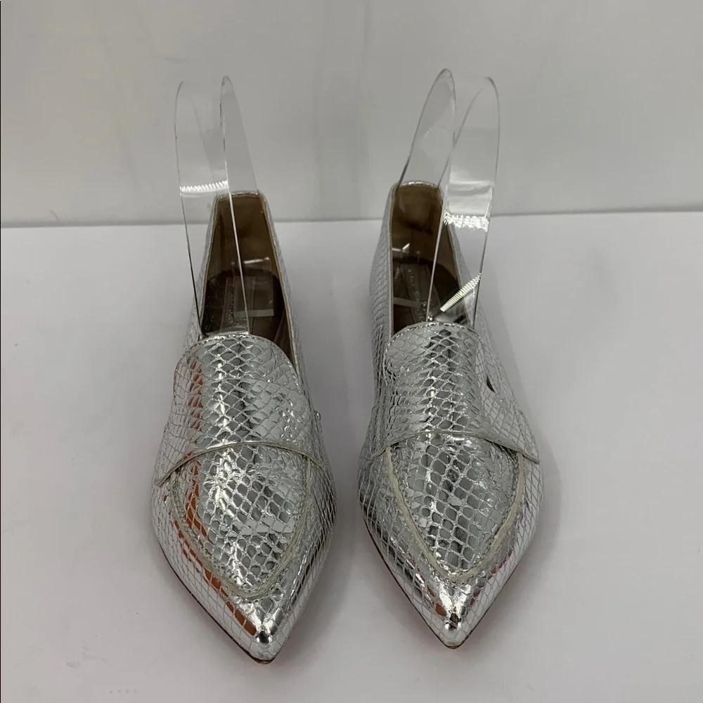 AGL Softy Pointy toe shoe loafer metallic silver snake textured Italy EUC 36 6
